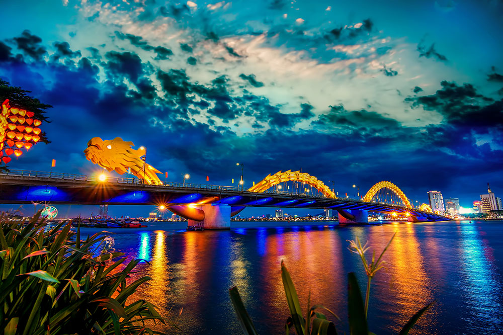 Cau Rong Dragon Bridge Da Nang Vietnam