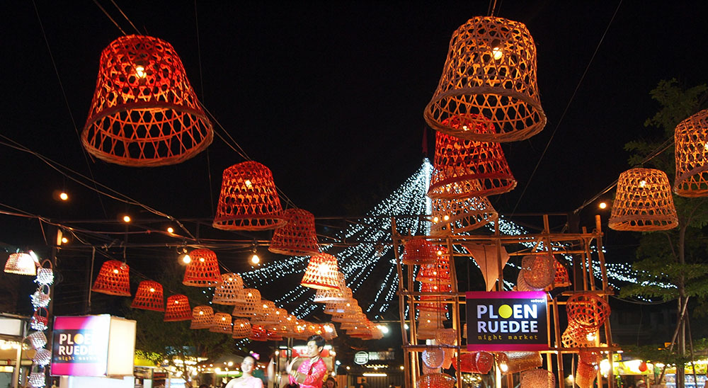 Ploen Ruedee Night Market Chiang Mai Thailand