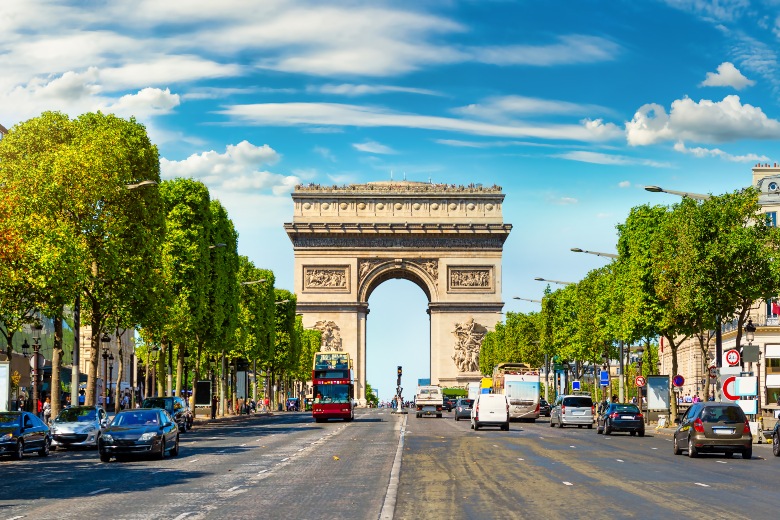 Arc de Triomphe Paris France (1)