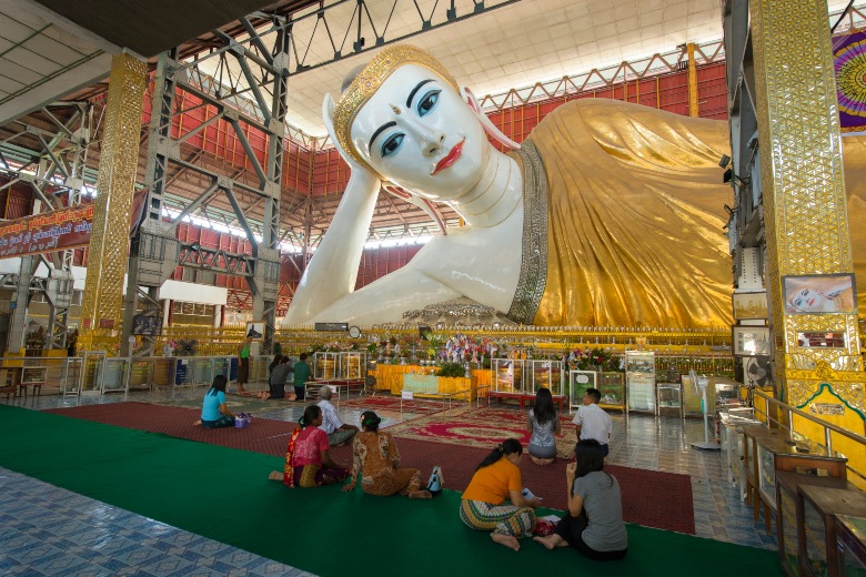 Chaukhtatgyi-Buddha-Yangon.jpg