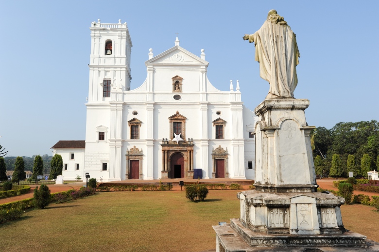 Se Cathedral Goa India (1)