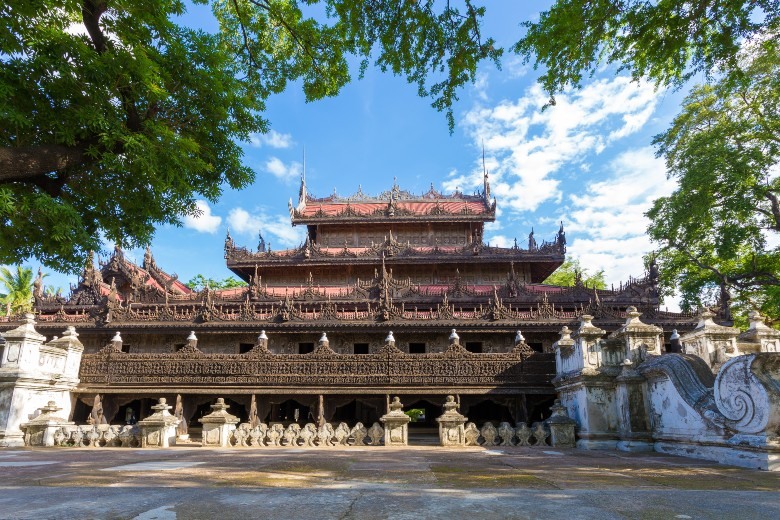 Shwenandaw-Monastery-Mandalay-1.jpg