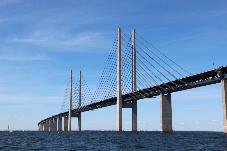Cross The Bridge to Sweden (1)