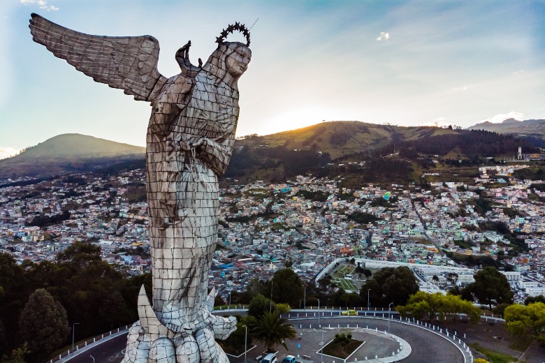 Virgen de El Panecillo Quito Equador